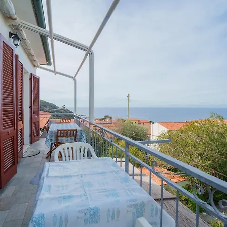 Apartment Casa Fiorella A -goelba Pomonte