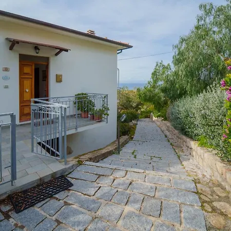 Casa Fiorella A -goelba Apartmán *